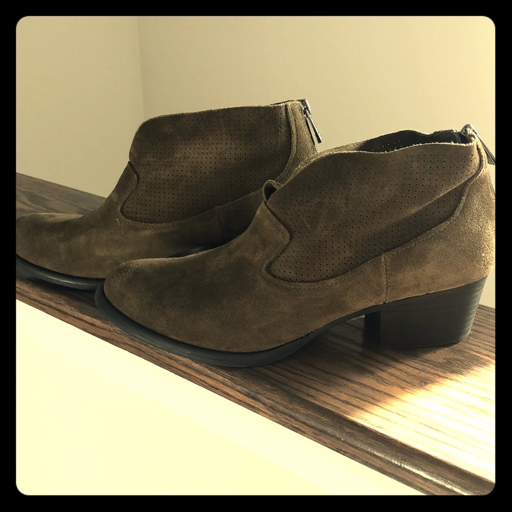 Jessica Simpson ankle boots